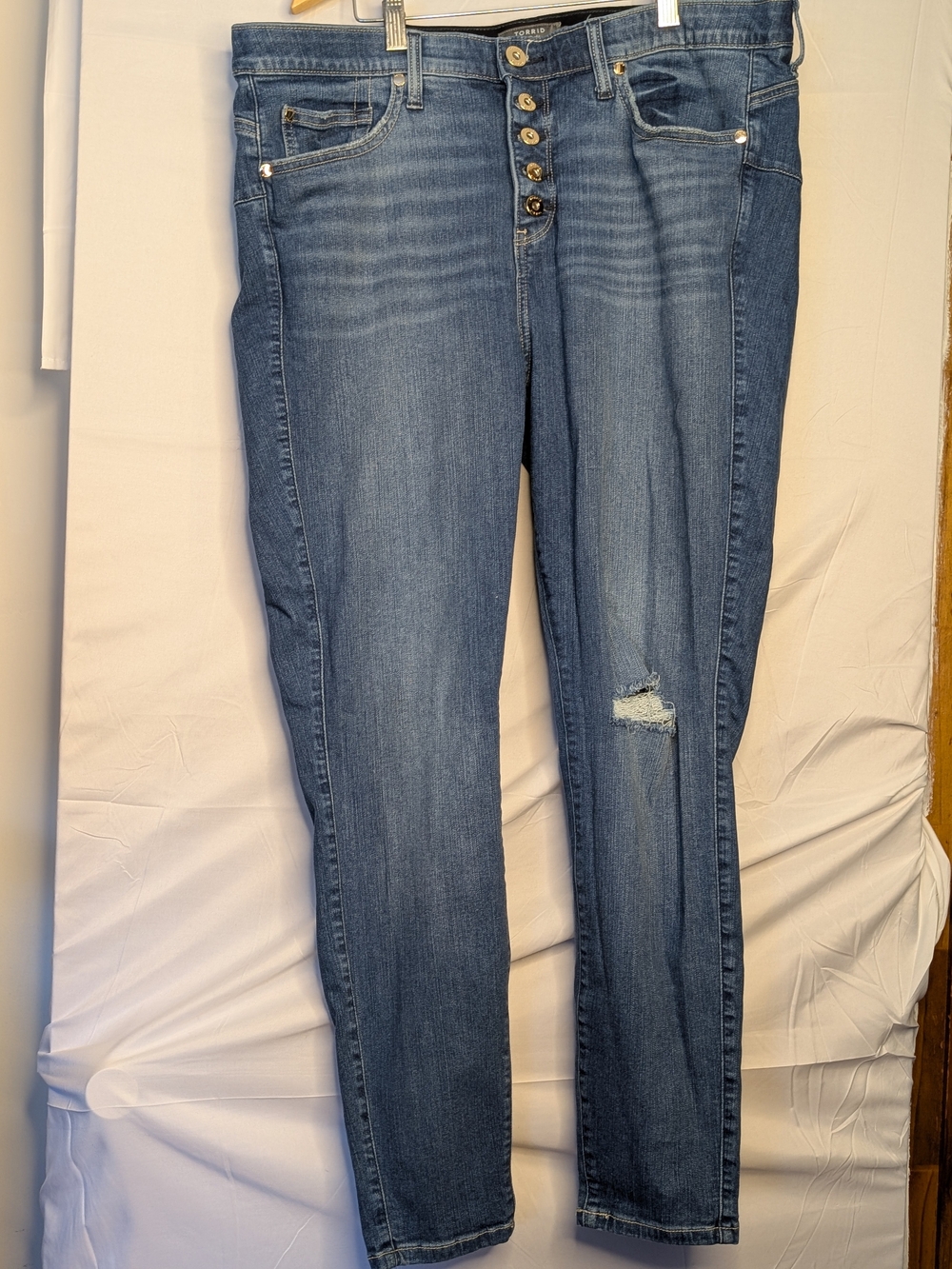 Torrid Bombshell Skinny Premium Stretch Jeans 18R Distressed Button Fly